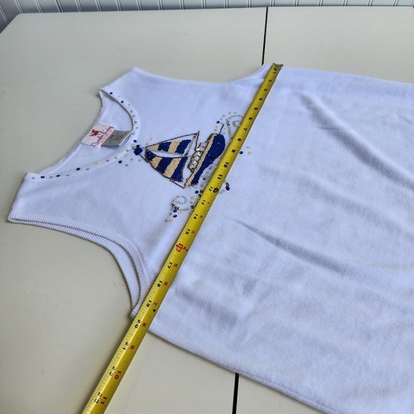 Quacker Factory White Sailboat Sweater Vest Womens Sleeveless Sequin Top Knit L - Picture 8 of 10